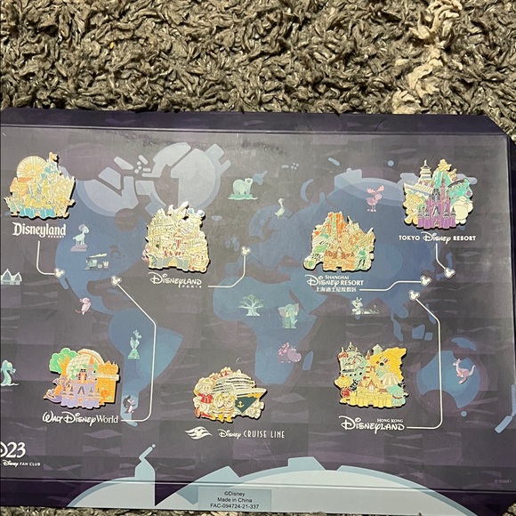 Disney Enchanting Park Pin Collection - Multicolor - Picture 1 of 9